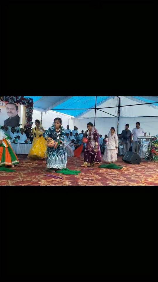 🇮🇳 मालथौन किले में हर्षोल्लास के साथ मनाया गया स्वतंत्रता दिवस 🇮🇳
मालथौन किले में स्वतंत्रता दिवस समारोह का भव्य आयोजन किया गया। कार्यक्रम में ध्वजारोहण के साथ देशभक्ति से ओत-प्रोत सांस्कृतिक कार्यक्रम आयोजित किए गए। स्कूली छात्राओं ने रंगारंग प्रस्तुतियां देकर उपस्थित लोगों का मन मोह लिया।
छात्राओं की शानदार प्रस्तुतियों पर समारोह स्थल तालियों की गड़गड़ाहट से गूंज उठा। कार्यक्रम में बड़ी संख्या में जनप्रतिनिधि, अधिकारी, शिक्षक, विद्यार्थी एवं गणमान्य नागरिक उपस्थित रहे।
#स्वतंत्रतादिवस #मालथौन #IndependenceDay2026 #15August #Malathoun #Sagar #MadhyaPradesh #देशभक्ति