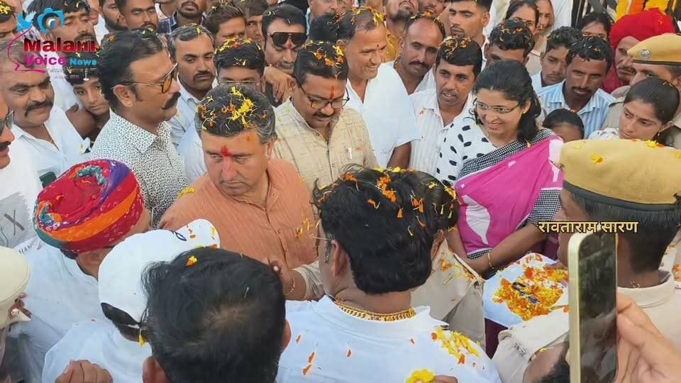 गुड़ामालानी: मंत्री केके विश्नोई ने मांअमृता देवी इको पार्क का किया उद्घाटन, मंत्री केके विश्नोई ने गुड़ामालानी में मां अमृता देवी इको पार्क का किया उद्घाटन, इको पार्क के शुरू होने से कस्बे वासियों को मनोरंजन, सैर-सपाटे और सुविधाओं से युक्त मिलेगा नया स्थल, भाजपा जिलाध्यक्ष भरत मोदी, पूर्व प्रधान राणा कुलदीप सिंह,पुरुषोत्तम जैन,DFO सविता दहिया, SDM भंवरलाल विश्नोई, IFS जिग्नेश, ACF चन्द्रशेखर, रेंजर श्रीराम विश्नोई, ओमप्रकाश विश्नोई सहित जनप्रतिनिधी व बड़ी संख्या ग्रामीण रहें मौजूद
Government of Rajasthan BJP Rajasthan Bhajanlal Sharma K.K. Vishnoi #MaaAmritaDeviEcoPark Rajasthan Forest Department #AmritaDevi #Ecopark