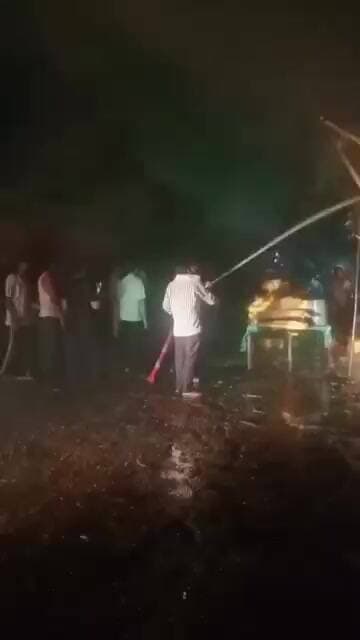 सात रास्ते के पास पेट्रोल पंप के पीछे नगर पालिका के टपो मे लगी भीषण आग,देर रात पाया काबू #highlights