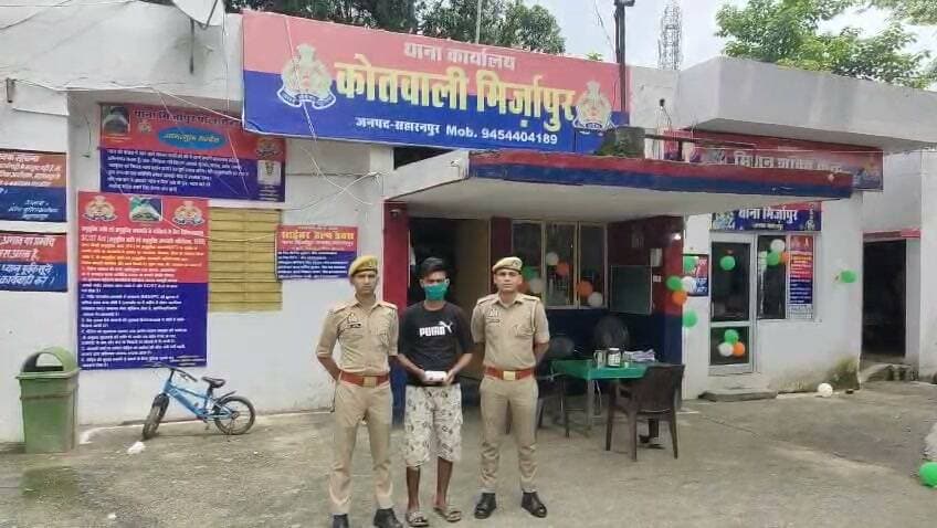 नशा तस्करों पर चला मिर्जापुर पुलिस का चाबुक
