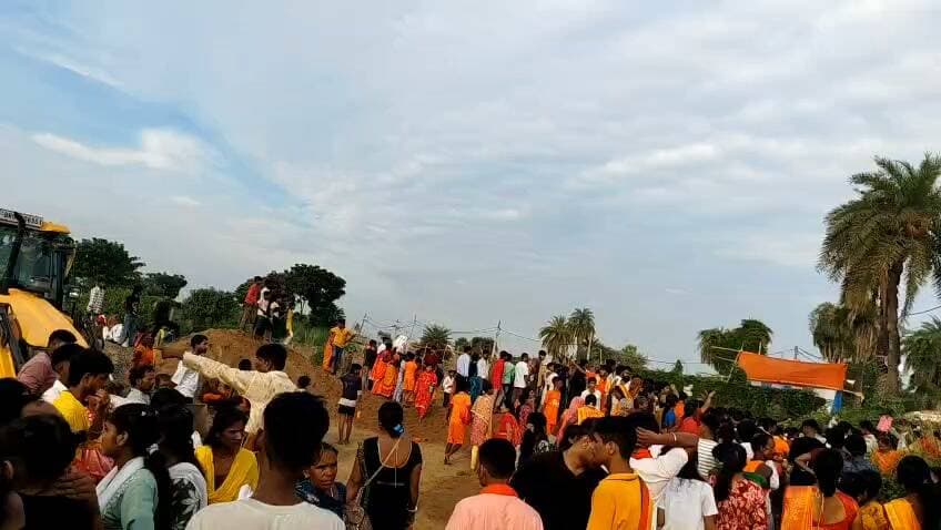 लखीसराय मे अशोक धाम मंदिर मे करंट लगने से 9 लोगो मौत हो गयीं है
#Lakhisarai #Ashokdham