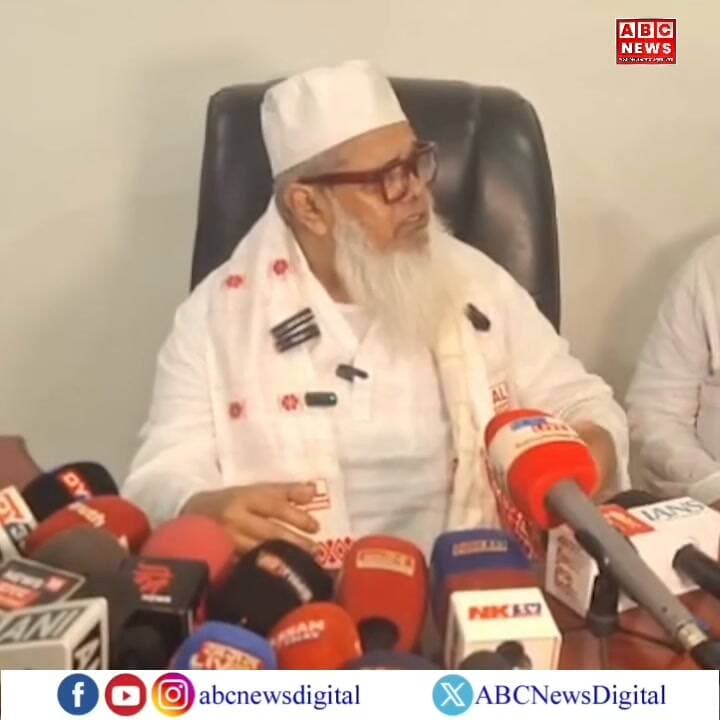 📌 'মন্ত্ৰী বিমল বৰা সৰু সৰু মানুহ, মই মুখ্যমন্ত্ৰীৰ লগতহে কথা পাতিম।
📌 মই বাঘ, মেকুৰীৰ ওচৰলৈ নাযাও। মই নাম ল'লেই HERO হৈ যাব বিমল বৰা'।
স্বাধীনতা দিৱসত মন্ত্ৰী বিমল বৰাই আজমলক কৰা সমালোচনাক লৈ প্ৰতিক্ৰিয়া বদৰুদ্দিন আজমলৰ।
#NewsUpdate #badaruddinajmal #BimalBora #ABCNewsAssam