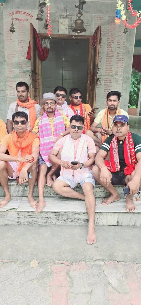 सावन की तीसरी सोमवारी पर बाबा भोलेनाथ पर जलाभिषेक किया,यादगार तस्वीरों