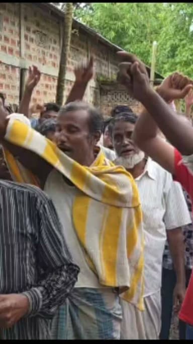 শ্রীভূমির লক্ষীবাজার জিপির পঞ্চায়েত সভাপতি আবিদুর রহমান এনামের বিরুদ্ধে মিথ্যা মামলার প্রতিবাদে গ্রামবাসী।