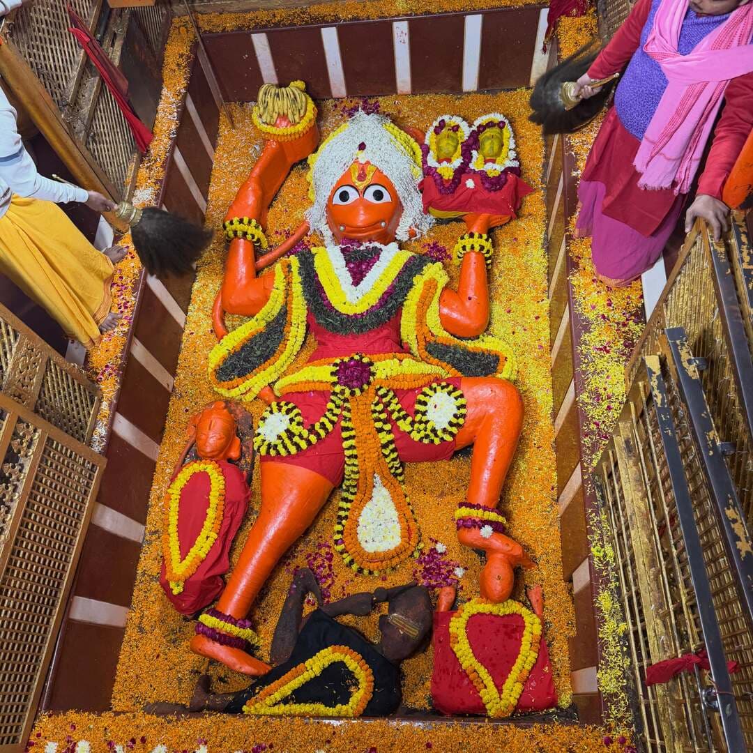 श्री बड़े हनुमान जी महाराज 🕉️🙏🏻
Follow @my_world_prayagraj
<nis:link nis:type=tag nis:id=hanuman nis:value=hanuman nis:enabled=true nis:link/> <nis:link nis:type=tag nis:id=hanumanji nis:value=hanumanji nis:enabled=true nis:link/> <nis:link nis:type=tag nis:id=bajrangbali nis:value=bajrangbali nis:enabled=true nis:link/> <nis:link nis:type=tag nis:id=hanumanchalisa nis:value=hanumanchalisa nis:enabled=true nis:link/> <nis:link nis:type=tag nis:id=hanumantemple nis:value=hanumantemple nis:enabled=true nis:link/>