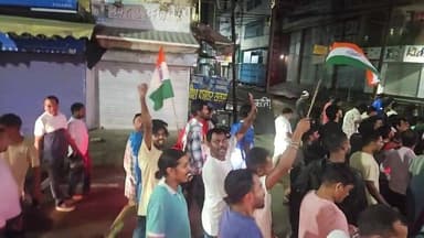 JPSC-JSSC LIVE 🔴 24 दिन के आंदोलन के बाद बड़ा अपडेट | JSSC-CGL रद्द | Ranchi में Students का जश्न
रांची से इस वक्त बड़ी खबर सामने आ रही है।
पिछले 24 दिनों से JPSC-JSSC भर्ती परीक्षाओं को लेकर आंदोलन कर रहे छात्रों और सरकार के बीच बातचीत के बाद JSSC-CGL परीक्षा रद्द करने का फैसला सामने आया है।
फैसले के बाद राजधानी रांची में आंदोलनकारी छात्रों के बीच खुशी का माहौल है। छात्र सड़कों पर उतरकर जश्न मनाते नजर आ रहे हैं।
सरकार और छात्रों के बीच हुई बातचीत, परीक्षा रद्द करने के फैसले और आंदोलन के आगे की स्थिति से जुड़े हर महत्वपूर्ण अपडेट के लिए देखिए हमारा
LIVE Ground Coverage।
📍 Ranchi | Jharkhand
🎥 Ranchi Club TV LIVE
This live stream is for informational and public awareness purposes only.
#JPSCProtest #JSSC #JSSCCGL #JSSCCGLExam #JPSCAndolan #RanchiLive #RanchiNews #JharkhandNews #StudentProtest #StudentsCelebration #JSSCNews #JPSCNews #Jharkhand #RanchiClubTV
