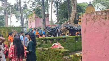 শ্রাবণ মাসের শেষ সোমবারে দেউলঘাটায় প্রচুর মানুষের ভিড়।