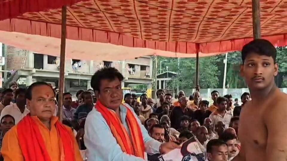 दुद्धी में नागपंचमी के अवसर पर विभिन्न स्थानों पर कुश्ती दंगल का आयोजन,पूर्व विधायक हरिराम चेरो रहे मौजूद