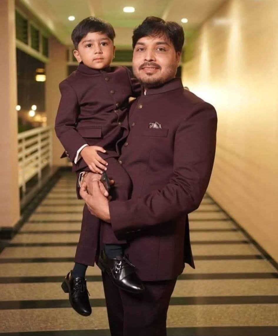 आदरणीय बड़े भाई आशीष जैन जी एवं उनके सुपुत्र निशु को जन्मदिन की बहुत बहुत बधाई वा शुभकामनायें