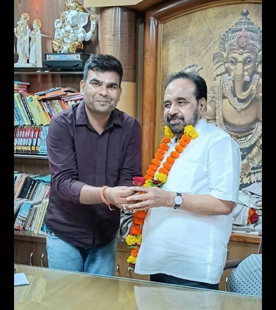 प्रिय बड़े भाई सचिन शुक्ला जी को जन्मदिन की हार्दिक बधाई शुभकामनायें