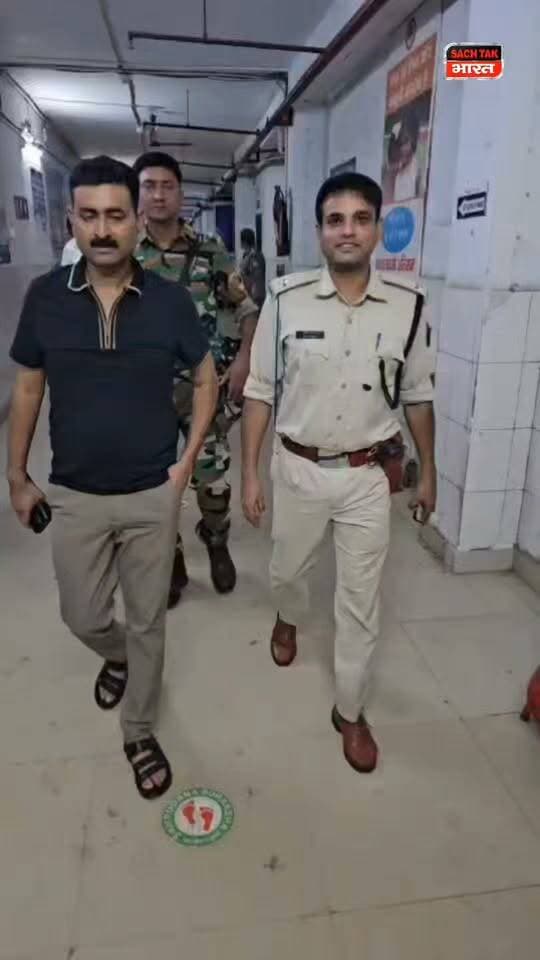 झारखंड पुलिस की बिहार के अपराधियों के साथ मुठभेड़, कोडरमा बैंक लूट की बना रहे थे योजना, एक के पैर में लगी गोली, सभी चार लूटेरे धराए
#Kodermanews #CrimeNews #banklut