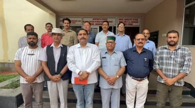 RCFC जोगिंदर नगर बचाओ संघर्ष समिति की बैठक संपन्न
जानकारी दे रहे समिति अध्यक्ष गुरुशरण परमार