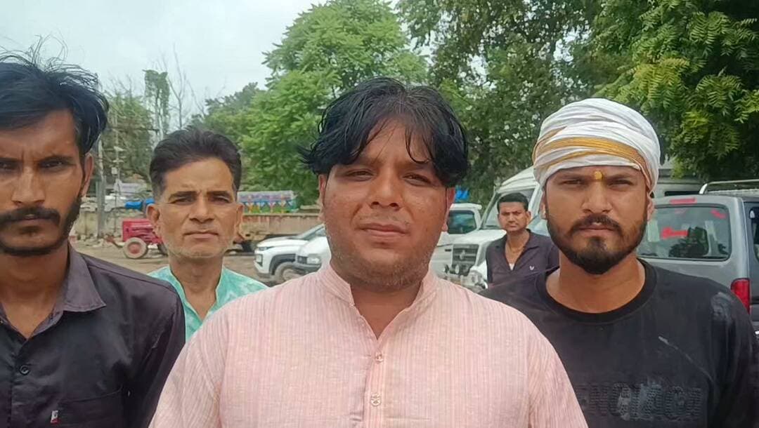 बारां एक बार सुन तो लो आरोप् किस-किस पर शुरुआत हुई कहां से कौन-कौन है जिम्मेदार क्या भाजपा सरकार में भी ऐसे ही दलाल रहेंगे सामने तो कैसे काम करेंगे कार्यकर्ता