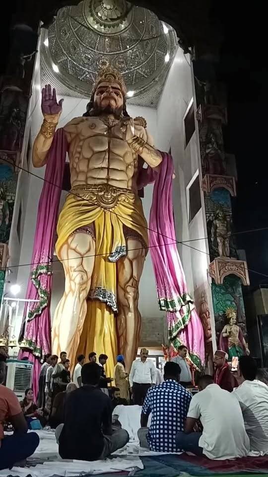 ਵੇਖੋ ਸ੍ਰੀ ਸੰਕਟ ਮੋਚਨ ਹਨੂਮਾਨ ਮੰਦਿਰ ਫਿਲੌਰ ਵਿਖੇ ਜਿੱਥੇ ਮੰਗਲਵਾਰ ਦੇ ਕੀਰਤਨ ਰੌਣਕਾਂ ਤੇ ਹਨੁਮਾਨ ਜੀ ਦੇ 65 ਫੁੱਟ ਉੱਚੇ ਸਵਰੂਪ ਦੇ ਪਾਵਨ ਦਰਸ਼ਨ।
Sand V Punjabi Trending Phillaur News Ashu Kapoor