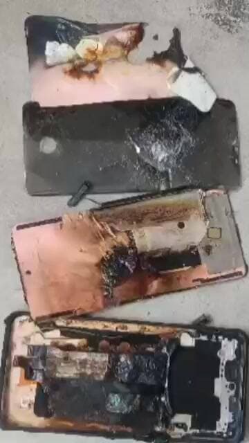 #अलीगढ़ युवक की जेब में रखे मोबाइल में अचानक हुआ ब्लास्ट, युवक झुलसा