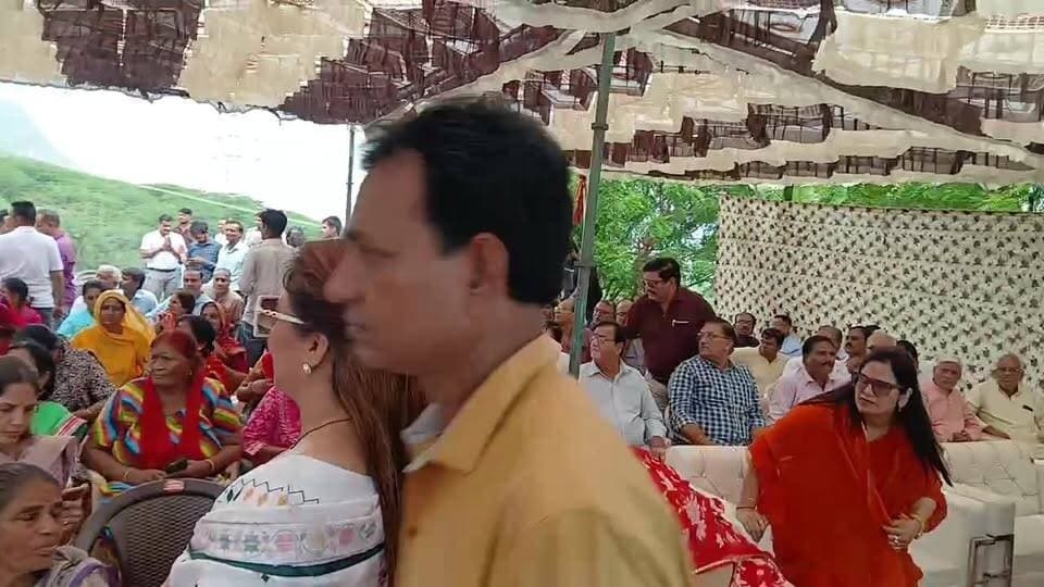 #अजमेर की पेयजल व्यवस्था होगी और मजबूत,269.97 करोड़ की पेयजल परियोजना का शिलान्यास
#नसीराबाद पंप हाउस से नौसर घाटी एवं #कोटड़ा क्षेत्र तक नई पाइप लाइन बिछाने तथा जलाशय निर्माण कार्य का किया शिलान्यास 🛑
#marudharatoday #Ajmer
#today #Ajmernorth #news #live #trending