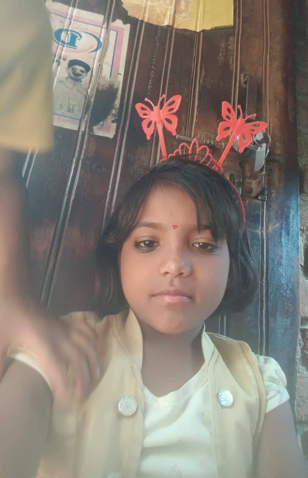 बदायूं के बिसौली में एक 10 बर्षीय छात्रा स्कूल की किताब ड्रेस लेने बाजार पिता के साथ साइकिल से जा रही थी तेज रफ़्तार रोडवेज बस ने टक्कर मारी इलाज के दौरान बच्ची की मौत हो गई पुलिस ने पोस्टमार्टम को भेजा
