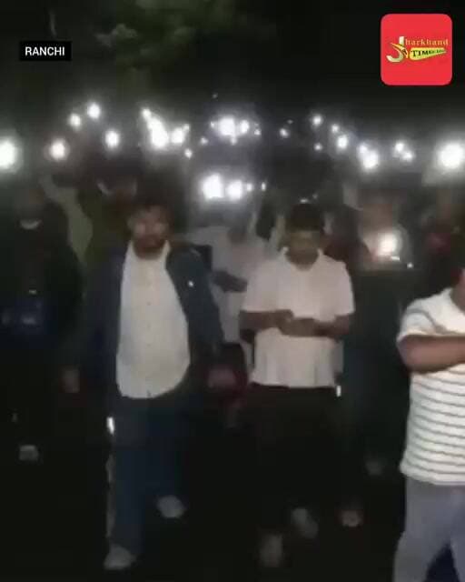 Ranchi में CGL के सफल अभ्यर्थियों ने निकाला फ्लैश मार्च !