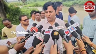 #ଲଗାଣ ବର୍ଷାରେ ଭାଙ୍ଗିଲା ବ୍ରିଜ୍, ଅସ୍ଥାୟୀ ନିର୍ମାଣ ପାଇଁ ବିଧାୟକଙ୍କ ନିର୍ଦ୍ଦେଶ #odiabhaskar #odisha #jharasuguda #viralreels