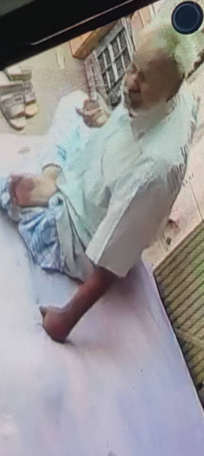 लापता कीतलाश
यह व्यक्ति, जिनका नाम अरुण कुमार है,जो 19/08/2026 से लापता हो गए हैं।
घर कमतौल है
यह व्यक्ति माइंड से कमजोर है
यदि किसी व्यक्ति को ये कहीं दिखाई दें या इनके बारे में कोई जानकारी मिले, तो कृपया नीचे दिए गए नंबर पर तुरंत संपर्क करें:
संपर्क नंबर: 8709372034
कृपया इस सूचना को अधिक से अधिक साझा करें ताकि उन्हें जल्द से जल्द ढूंढा जा सके।