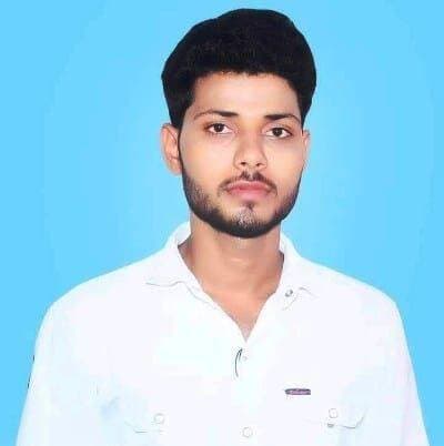 नवीन चौधरी कन्नौजिया बने कांग्रेस अनुसूचित जाति विभाग जिलाध्यक्ष
बस्ती। कांग्रेस कमेटी अनुसूचित जाति विभाग में नवीन चौधरी कन्नौजिया को बस्ती जिले का जिलाध्यक्ष नियुक्त किया गया है। राष्ट्रीय अध्यक्ष एवं उत्तर प्रदेश कांग्रेस कमेटी के प्रभारी राजेन्द्र पाल तथा प्रदेश अध्यक्ष एवं सांसद तनुज पुनिया ने उन्हें यह महत्वपूर्ण जिम्मेदारी सौंपी है।
नवीन चौधरी कन्नौजिया के जिलाध्यक्ष बनाए जाने पर कांग्रेस नेताओं ने उन्हें बधाई देते हुए पार्टी संगठन को मजबूत करने की उम्मीद जताई। नवनियुक्त जिलाध्यक्ष नवीन चौधरी कनौजिया ने कहा कि पार्टी ने उन्हें जो जिम्मेदारी दी है, उसका निर्वहन वह पूरी निष्ठा और ईमानदारी के साथ करेंगे। उन्होंने कहा कि संगठन को बूथ स्तर तक मजबूत करने तथा कांग्रेस की नीतियों और विचारधारा को जन-जन तक पहुंचाने के लिए पूरी मेहनत की जाएगी। नवीन चौधरी कनौजिया को नई जिम्मेदारी मिलने पर जिला कांग्रेस कमेटी के अध्यक्ष विश्वनाथ चौधरी, पूर्व विधायक अम्बिका सिंह, देवेन्द्र श्रीवास्तव, पूर्व प्रत्याशी महादेवा बृजेश कुमार आर्य, पूर्व जिलाध्यक्ष ज्ञानेन्द्र पाण्डेय, कर्नल अभय सिंह, गिरजेश पाल, वाहिद सिद्दीकी, अनिरुद्ध त्रिपाठी, प्रशान्त पाण्डेय, अलीम अख्तर, चंद्रशेखर वर्मा, आलोक रंजन, शहर अध्यक्ष शौकत अली नन्नू, रविन्द्र चौधरी, दूधनाथ पटेल, सुधीर यादव, जमीर खान सहित अन्य कांग्रेस नेताओं एवं कार्यकर्ताओं प्रसन्नता व्यक्त किया है।