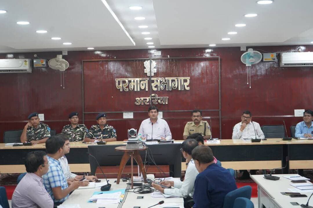 भारत-नेपाल सीमा को लेकर DM विनोद दूहन की समीक्षा बैठक, अधिकारियों को दिए आवश्यक निर्देश
