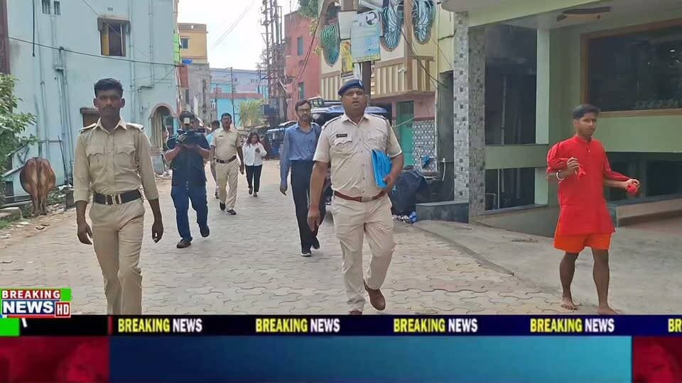 তারাপীঠে ভয়াবহ অগ্নিকাণ্ডের পর তৎপরতার সাথে ১৫ হোটেল মালিক কে হোটেল বন্ধ করার জন্য নোটিশ দিল প্রশাসন।