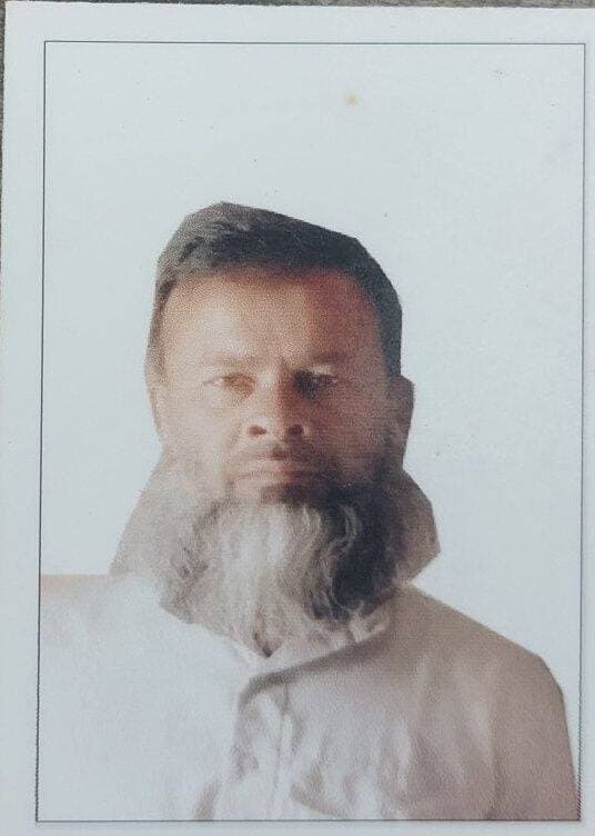 <nis:link nis:type=tag nis:id=गोपालगंज nis:value=गोपालगंज nis:enabled=true nis:link/> :- मस्जिद के इमाम हत्याकांड का पुलिस ने किया सफल उद्भेदन। एक आरोपी गिरफ्तार। आरोपी के पास से हत्या में इस्तेमाल कैंची, चोरी किया हुआ मोबाइल और खून से सना कपड़ा बरामद। बीते 17 अगस्त की देर रात मस्जिद में चाकू मारकर की गई थी इमाम शफीक खान की हत्या।