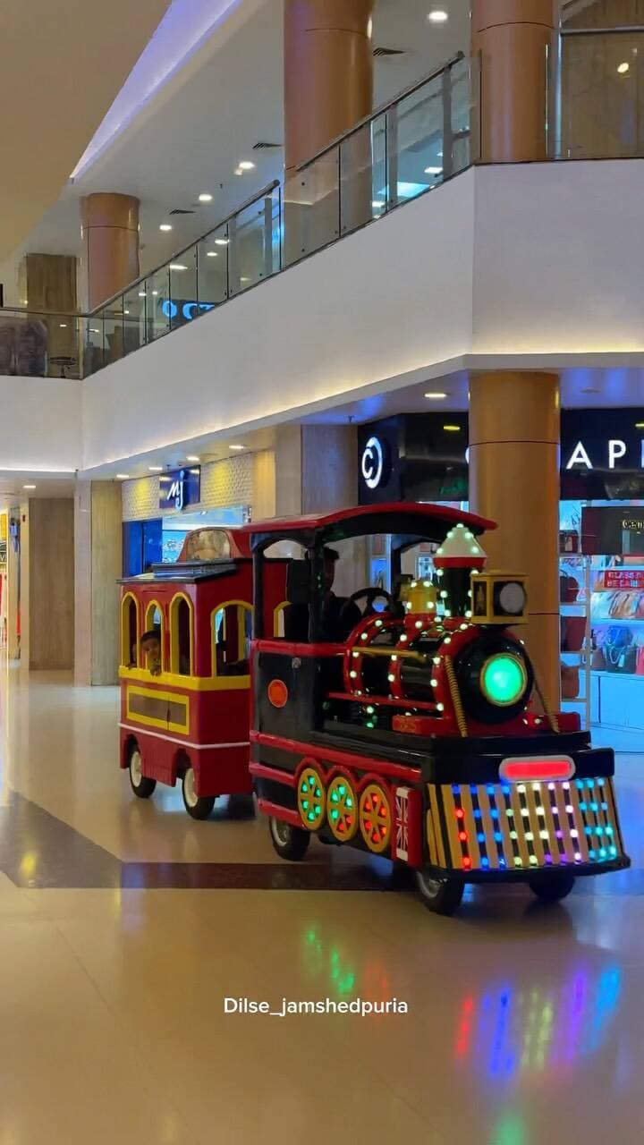 PM Mall from Jamshedpur ✨
A new shopping and entertainment destination to explore near Jamshedpur. From shopping and food to spending quality time with family and friends, PM Mall is worth checking out.
#PMMall #Jamshedpur #JamshedpurDiaries #JamshedpurCity #JamshedpurReels JamshedpurBlogger Jharkhand
jamshedpur
jharkhand
instagram
keepsupporting
reelsinstagram
reelkarofeelkaro
reelitfeelit
reels
trending
trendingreels