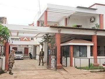 धमतरी
ED की रेड
धमतरी में कांग्रेस नेता रामगोपाल अग्रवाल के घर ED की रेड
शराब, कोल और कस्टम मिलिंग घोटाले से जुड़े मामले में जांच रेड
सुबह 7 बजे पहुंची 8 सदस्यीय टीम, दस्तावेज खंगाल रही ED
#chhattisgarh #ED #रेड #कांग्रेस #bJP #dhamtri #रामगोपाल_अग्रवाल #शराब #कोल #कस्टम_मिलिंग #ChhattisgarhNews #धमतरी #धमतरी #कांग्रेस #रामगोपालअग्रवाल #EDरेड #राजनीति #छत्तीसगढ़ #सत्यता #जांच #आपराधिकबहस #कांग्रेसनेता #कांग्रसकार्यकर्ता #EDसकार्यक्षेत्र #न्याय #आवाजउठाएं #शेयरकरें #दिल्ली #समाचार #जागरूकता #गर्मी_में_जेब #विधानसभा #रामगोपालअग्रवाल #EDकीरेड #दिल्ली_समाचार #नेता #राजनीति #अनुसंधान #राफेल केस #सत्यता #जब्त #भ्रष्टाचार #न्यायपालिका #स्वच्छता #गवर्नेंस #जाँच टीम #सामाजिक न्याय #जनहित #स्वTransparentता #संसद #विधानसभा
Google Ads Chhattisgarh News Bjp Chhattisgarh Indian National Congress - Chhattisgarh