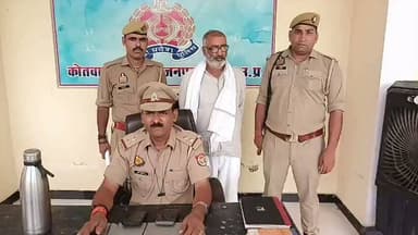 प्रताड़ना के चलते फांसी मामले में वांछित राजबहादुर यादव गिरफ्तार
प्रताड़ना के चलते फांसी मामले में वांछित राजबहादुर यादव गिरफ्तार
दो दशक में करोड़ों की संपत्ति जुटाने का आरोप, मकान के सौदे और दो लाख रुपये के लेनदेन से जुड़ा मामला
जालौन। थाना कोतवाली जालौन क्षेत्र के मोहल्ला सहावनाका निवासी प्रदीप कुमार की मौत के मामले में पुलिस ने बड़ी कार्रवाई करते हुए वांछित आरोपी राजबहादुर यादव पुत्र स्वर्गीय सीताराम यादव, उम्र करीब 62 वर्ष, निवासी मोहल्ला धुँवाताल जालौन को गिरफ्तार कर लिया है। पुलिस के अनुसार आरोपी के खिलाफ दर्ज मुकदमे में गंभीर धाराओं के साथ अनुसूचित जाति एवं अनुसूचित जनजाति (अत्याचार निवारण) अधिनियम की धारा भी शामिल है। आरोपी को गिरफ्तार करने के बाद न्यायालय के समक्ष पेश किया जा रहा है।
मकान के सौदे और रुपये के विवाद से जुड़ा मामला
मामले की पृष्ठभूमि के अनुसार प्रदीप कुमार का सात माह का बेटा धीरज काफी समय से बीमार चल रहा था और उसका इलाज कराया जा रहा था। परिजनों के अनुसार बेटे के इलाज के लिए प्रदीप ने मोहल्ला धुँवाताल निवासी राजबहादुर यादव से करीब दो लाख रुपये उधार लिए थे। इसके एवज में मकान का सौदा किए जाने की बात सामने आई थी।
प्रदीप की पत्नी शीला देवी ने पुलिस को दी गई तहरीर में आरोप लगाया था कि उधार ली गई रकम में से करीब डेढ़ लाख रुपये वापस किए जा चुके थे, इसके बावजूद मकान वापस नहीं किया गया। बाद में राजबहादुर यादव द्वारा करीब छह लाख रुपये में मकान लेने की बात कहे जाने का भी आरोप लगाया गया।
परिजनों का आरोप है कि राजबहादुर यादव, उनके भाई और दस्तावेज लेखक माताप्रसाद ने आपसी सांठगांठ कर मकान को राजबहादुर के भाई के नाम कर दिया और रुपये के चेक के माध्यम से लेनदेन किए जाने की बात कही गई।
14 अगस्त को रुपये मांगने पर जातिसूचक गाली देने का आरोप
परिजनों के मुताबिक प्रदीप ने बकाया रकम की मांग की थी। आरोप है कि 14 अगस्त को रुपये मांगने पर उसके साथ जातिसूचक गालियां दी गईं और उसे वहां से भगा दिया गया। इसके बाद प्रदीप मानसिक रूप से काफी परेशान हो गया था।
परिजनों के अनुसार शनिवार रात प्रदीप ने फांसी लगाकर आत्महत्या कर ली। घटना के बाद परिवार में कोहराम मच गया। पत्नी की तहरीर पर पुलिस ने तीन आरोपियों के खिलाफ रिपोर्ट दर्ज कर जांच शुरू की थी।
पुलिस जांच में सामने आएंगे कई अहम सवाल
प्रकरण में अब राजबहादुर यादव की गिरफ्तारी के बाद पुलिस जांच और तेज होने की उम्मीद है। पुलिस के सामने मकान के कथित सौदे, रुपये के लेनदेन, दस्तावेज तैयार कराने और मृतक द्वारा लगाए गए आरोपों की जांच अहम होगी।
मृतक की पत्नी की ओर से लगाए गए आरोपों में यह भी कहा गया है कि राजबहादुर मूल रूप से जालौन के निवासी नहीं हैं, बल्कि कानपुर देहात में रहते थे और कुछ समय पहले रिश्तेदारी के चलते जालौन आए थे। स्थानीय लोगों के हवाले से खबर में यह आरोप भी सामने आया है कि पिछले करीब दो दशकों में उन्होंने बड़ी मात्रा में संपत्ति अर्जित की है। हालांकि इन संपत्तियों और उनकी आय के स्रोतों की वास्तविक स्थिति पुलिस जांच के बाद ही स्पष्ट हो सकेगी।
करोड़ों की संपत्ति के आरोपों की भी उठी चर्चा
मामले के बीच राजबहादुर यादव पर पिछले दो दशकों में करोड़ों रुपये की संपत्ति अर्जित करने के आरोप भी चर्चा में हैं। यदि पुलिस अथवा संबंधित जांच एजेंसी द्वारा उनकी चल-अचल संपत्तियों की निष्पक्ष और विस्तृत जांच की जाती है तो संपत्ति अर्जित करने के स्रोतों तथा संबंधित दस्तावेजों की स्थिति सामने आ सकती है।
हालांकि संपत्तियों की वास्तविक कीमत, स्वामित्व और आय के स्रोतों से जुड़े आरोपों की स्वतंत्र पुष्टि जांच पूरी होने के बाद ही हो सकेगी।
गंभीर धाराओं में दर्ज है मुकदमा
थाना कोतवाली जालौन में दर्ज मु0अ0सं0 182/2026 में पुलिस ने धारा 108, 316(2), 318(4), 352, 351(2) बीएनएस तथा धारा 3(2)(va) अनुसूचित जाति एवं अनुसूचित जनजाति (अत्याचार निवारण) अधिनियम के तहत मामला दर्ज किया है।
पुलिस के अनुसार वांछित अभियुक्त राजबहादुर यादव को 20 अगस्त 2026 को गिरफ्तार कर लिया गया है और उसे माननीय न्यायालय के समक्ष पेश किया जा रहा है। पुलिस का कहना है कि मामले की जांच जारी है और उपलब्ध साक्ष्यों के आधार पर नियमानुसार आगे की कार्रवाई की जाएगी।
अब गिरफ्तारी के बाद सबसे बड़ा सवाल यही है कि मकान के कथित सौदे, रुपये के लेनदेन और मृतक द्वारा लगाए गए आरोपों की जांच में कौन-कौन से तथ्य सामने आते हैं।