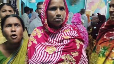 অন্নপূর্ণার টাকা না পাওয়াই জলঙ্গি বিডি অফিসের সামনে খুব মহিলাদের