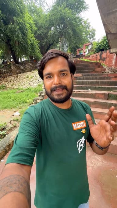 माँ यमुना का जलस्तर Danger Level तक पहुचने ही वाला है आप सभी इस वक़्त जिस भी जगह हैं वहाँ स्नान ना करें जब तक जलस्तर कम नहीं हो जाता।
माँ यमुना जलस्तर Update - 20 August ✨
#maayamunajalstar #floodinprayagraj #waterlevel #flood #musafirprayagi