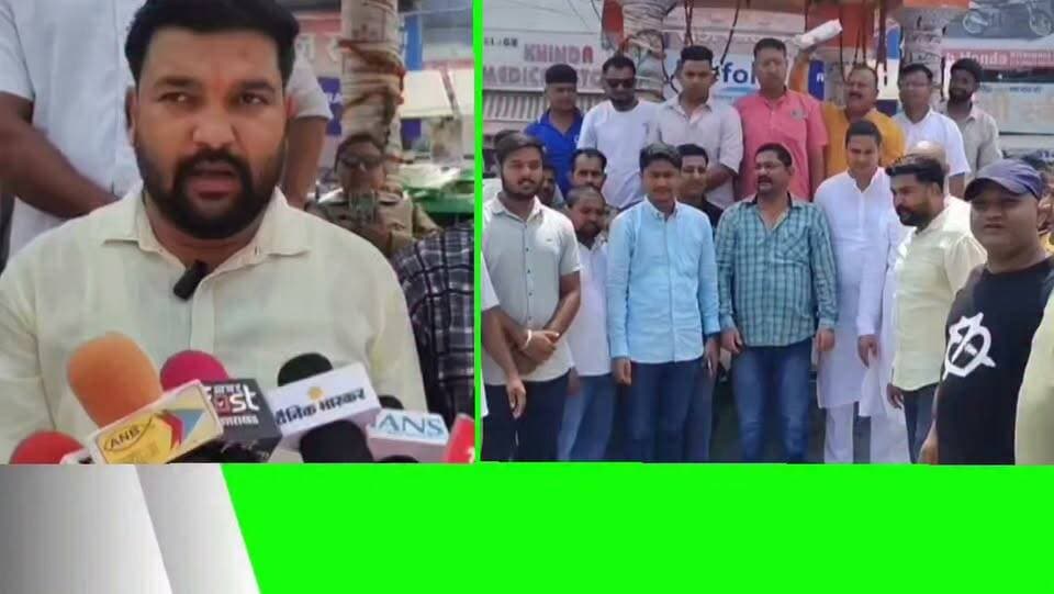 🚨 #ब्रेकिंग #न्यूज़ | #खटीमा 🚨।।
🔴 सीएम धामी के युवा आयोग गठन की घोषणा से भाजयुमो में उत्साह,,
🔴 खटीमा मुख्य चौक पर भाजयुमो कार्यकर्ताओं ने की जमकर आतिशबाजी,,
🔴 मिष्ठान वितरण कर मुख्यमंत्री पुष्कर सिंह धामी का जताया आभार,,
🔴 भाजयुमो जिला महामंत्री शशांक वर्मा के नेतृत्व में हुआ कार्यक्रम,,
🔴 मुख्यमंत्री धामी के समर्थन में कार्यकर्ताओं ने लगाए जमकर नारे,,
🔴 युवा आयोग को प्रदेश के युवाओं के हित में बताया महत्वपूर्ण कदम,,
🔴 रोजगार, शिक्षा, स्वरोजगार और कौशल विकास से जुड़े मुद्दों को मिलेगा मंच,,
🔴 प्रदेश उपाध्यक्ष सतीश भट्ट बोले—युवा आयोग युवाओं की समस्याओं के समाधान में निभाएगा अहम भूमिका,,
🔴 जिला महामंत्री शशांक वर्मा ने कहा—लंबे समय से युवा कर रहे थे ऐसे मंच की आवश्यकता महसूस,,
🔴 युवा आयोग के गठन से युवाओं को रोजगार और विकास के बेहतर अवसर मिलने की जताई उम्मीद,,
🔴 कार्यकर्ताओं ने मुख्यमंत्री धामी को दी बधाई, खुशी का किया इजहार,,
बेबाक उत्तराखंड #डिजिटल✍️✍️✍️