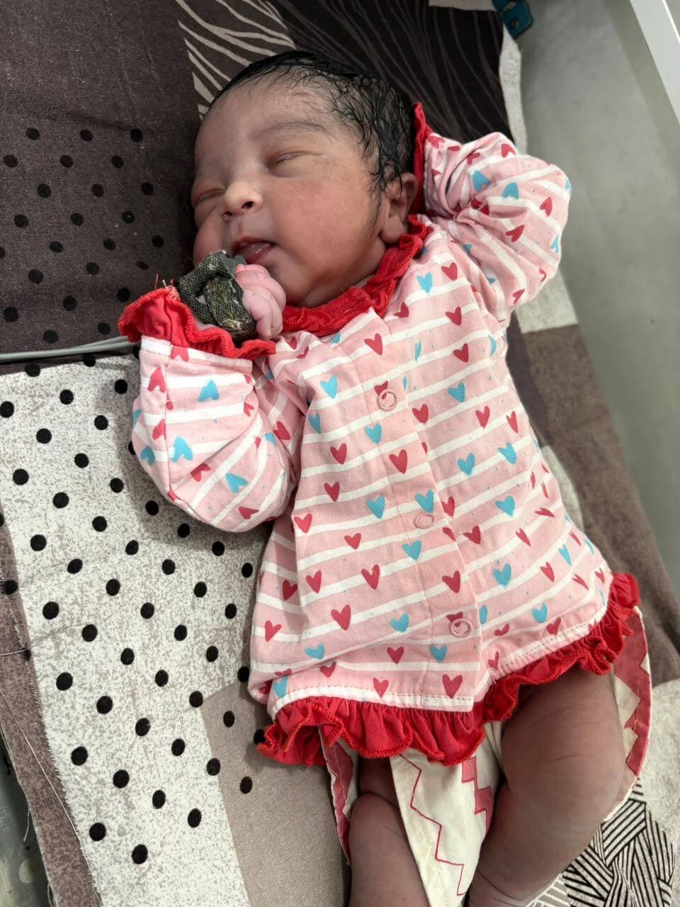बधाई हो मैं नाना बन गया।
मेरी भांजी Nainika Nainika को पुत्री रत्न की प्राप्ति हुई है।
भगवान इनकी झोली को खुशियों से भरे