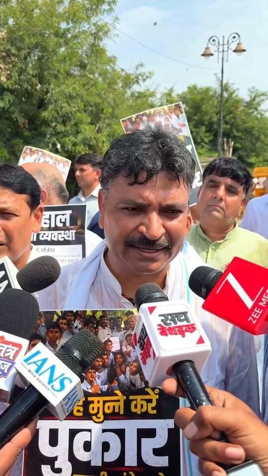 विधायकों को सदन में प्रवेश से रोकना और लोकतंत्र के मंदिर पर ताला लगाना, लोकतंत्र की हत्या है!! कांग्रेस का आज मार्च!! पीसीसी अध्यक्ष Govind Singh Dotasra Mla Geeta Barwar Tika Ram Jully Sachin Pilot Indian National Congress - Rajasthan