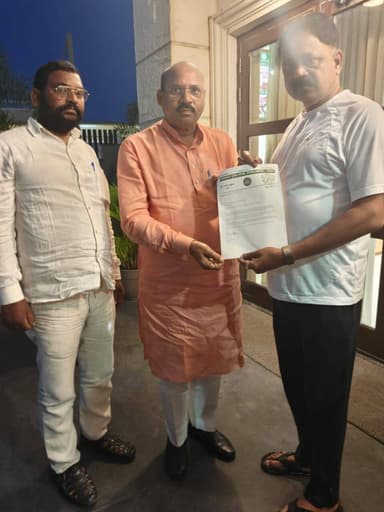 गोड्डा के विकास को लेकर मंत्री से मिले JMM जिलाध्यक्ष, टाउन हॉल के जीर्णोद्धार की उठी मांग !
#shorts #reels