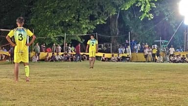 📍বাঘাযতীন ক্লাব পরিচালিত নৈশ ফুটবল টুর্নামেন্ট
মহিষমুরি বনাম প্যান্থার ইলিভেন