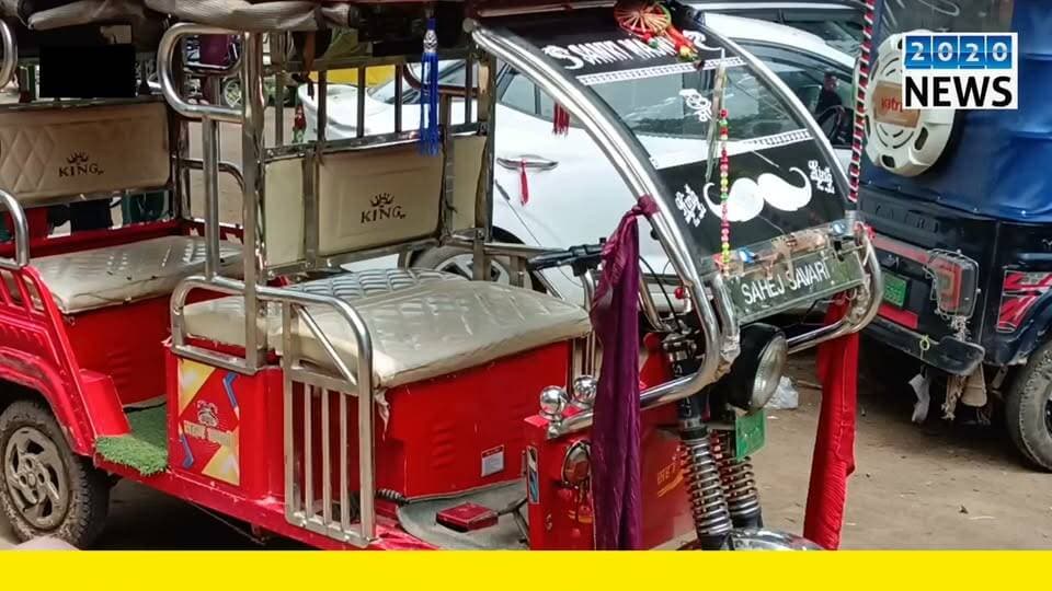 पटना राजधानी के मनेर थाना क्षेत्र स्थित शेरपुर गांव के पास से पुलिस ने सूचना पर छापेमारी कर 100 लीटर देसी शराब के साथ एक ई रिक्शा को किया बरामद, मामले में एक नाबालिग को पुलिस ने पकड़ा, मामले की पुष्टि मनेर थाना अध्यक्ष रजनीश कुमार ने की. #sharabmaner #patnapolice #JuvenileArrested #manerthana