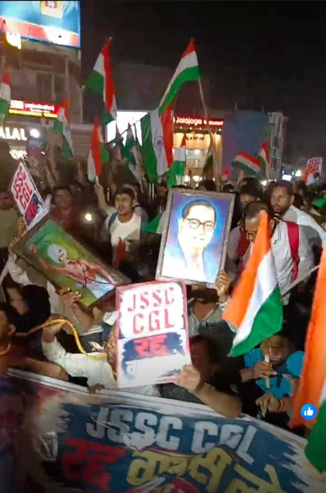राँची। JSSC-CGL रद्द होने से नियुक्त उम्मीदवारों की तिरंगा यात्रा, अल्बर्ट एक्का चौक।