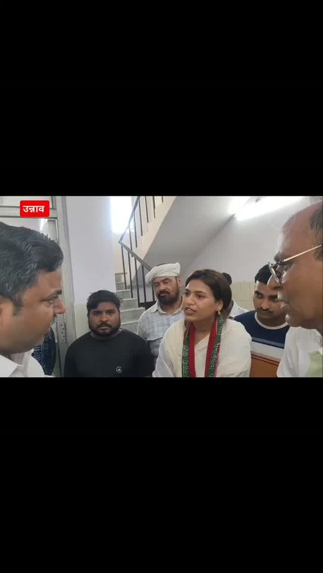 उन्नाव थाना अजगैन कोतवाली क्षेत्र के अंतर्गत प्रसव के दौरान प्रसूता महिला की हुई मौत, पोस्टमार्टम में रिश्वत लेने का मामला आया सामने पूर्व सपा प्रत्याशी आंचल वर्मा समेत परिजन पोस्टमार्टम हाउस में रहे मौजूद