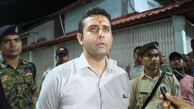 अंतिम बिदाई सीतामढ़ी सदर अस्पताल में DM रिची पांडेय किया गया