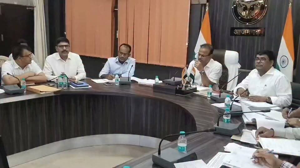 डीएम रविंद्र कुमार हुए सख्त कहा सीएम डैशबोर्ड की मासिक समीक्षा लगाई फटकार