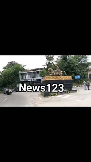 देहरा ।। News123 ।। देहरा में बड़ा हादसा टला, बस और कार की टक्कर