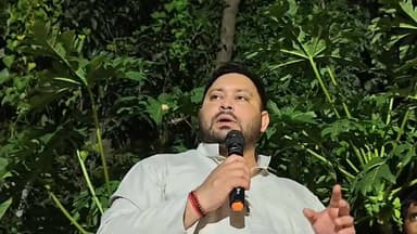 मधुबनी पहुंचे तेजस्वी, मृतक रौशन के परिजनों को दिया ढांढस, बहन को नौकरी का ऐलान