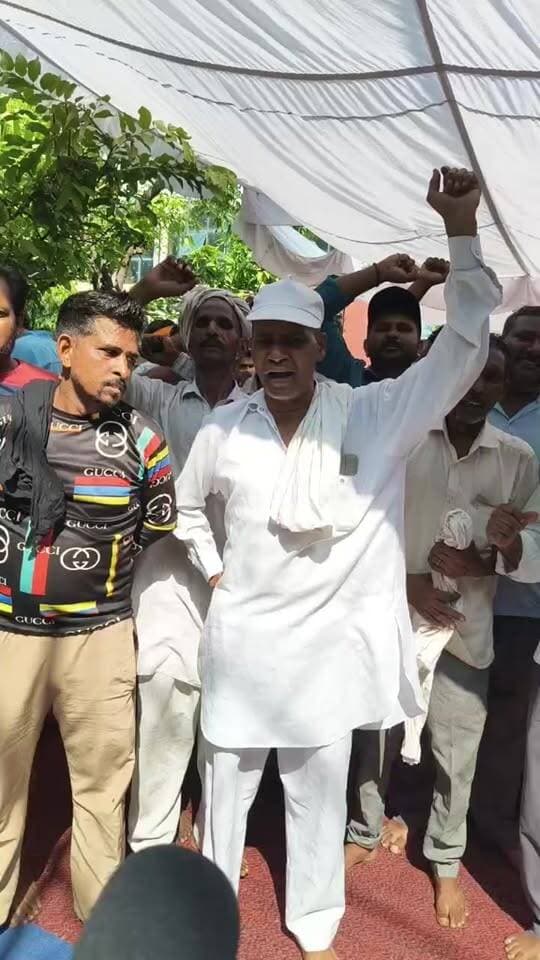 सफाई कर्मचारियों की हड़ताल का 16 वां दिन शहर में हालात बेकाबू जगह-जगह लगे कूड़े के ढेर