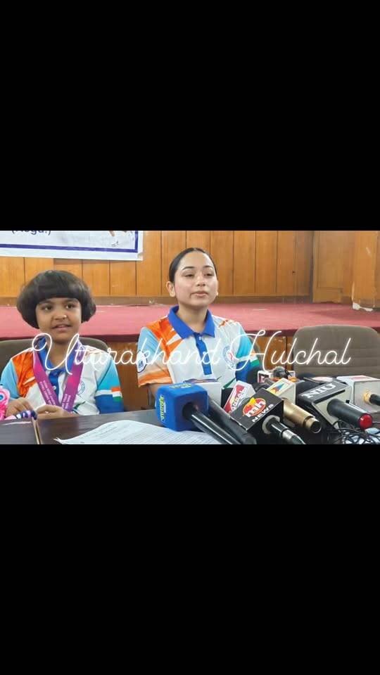 एशियन स्पीड स्केटिंग में मेडल जीतकर लौटे बच्चे बोले- मेडल तो जीत लिया, लेकिन सरकार से मदद नहीं मिली!
अंतरराष्ट्रीय स्तर पर भारत और उत्तराखंड का नाम रोशन करने वाले इन खिलाड़ियों की पीड़ा सुनिए...