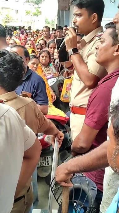 অন্নপূর্ণা ভাণ্ডারের উপভোক্ত দের কি বলছে রাণীনগর থানার ওসি শুনুন