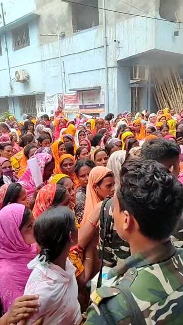 রাণীনগর ২ নাম্বার ব্লকে অন্নপূর্ণা ভাণ্ডারের টাকা না পাওয়া বিক্ষোভ
