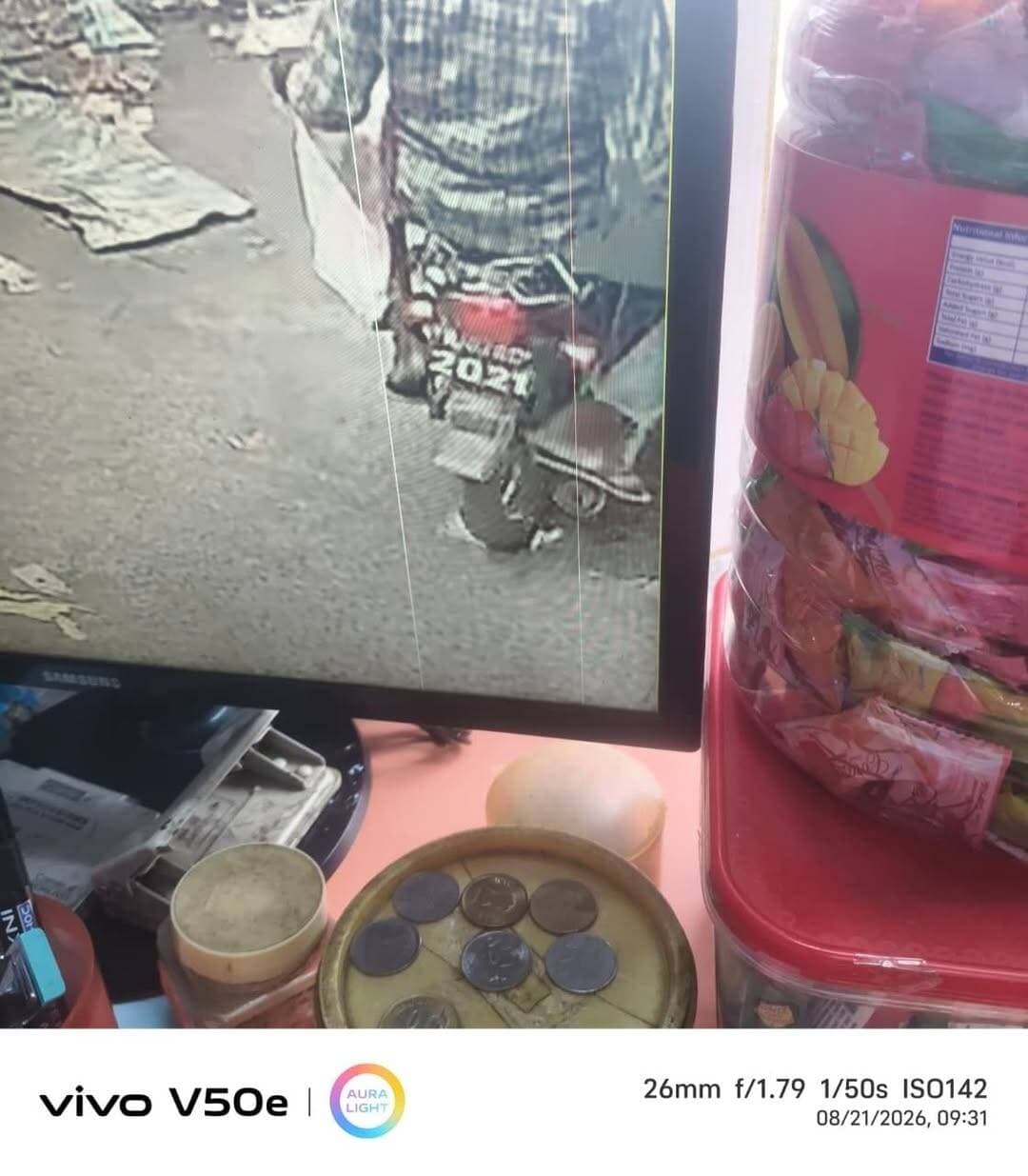 बहरोड़ शहर में बढ़ रही गैस सिलेंडर चोरी की वारदात
शहर में सीसीटीवी कैमरे में कैद हुए गैस सिलेंडर चोर
चोरों की जानकारी बहरोड़ कोतवाली पुलिस को दे